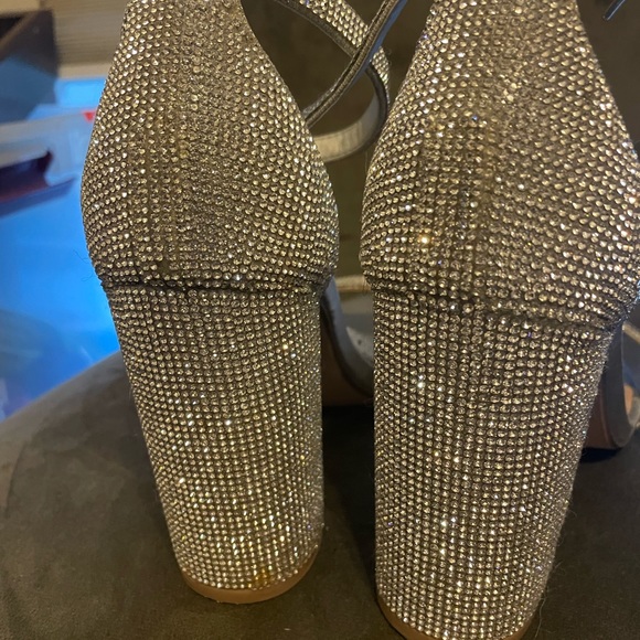 Steve Madden Carrson heels - Picture 2 of 4